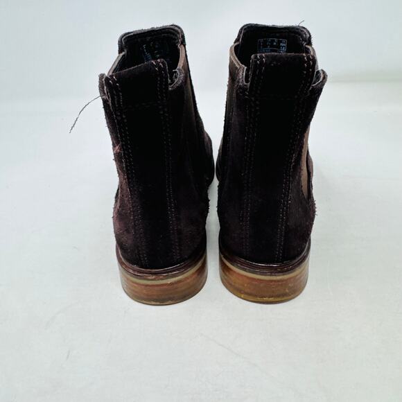 Clarks Clarkdale Arlo Chelsea Low Heel Ankle Boot Brown Suede Size 5.5M - Picture 5 of 11